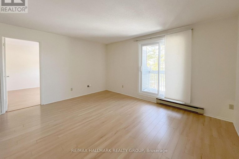 29424818/310-214-viewmount-drive/borden-farmstewart-farmcarleton-heightsparkwood-hills/ottawa/ontario/K2E7X3_6