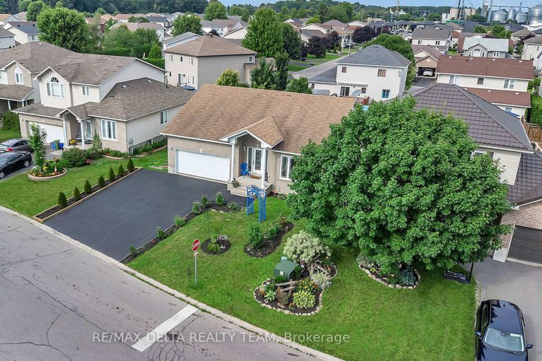 28595130/400-centenaire-street/embrun/russell/ontario/K0A1W0_2