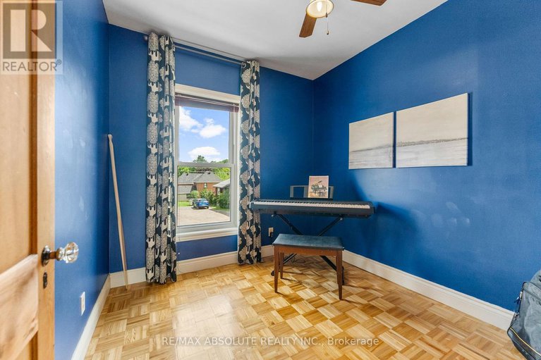 28590613/8-river-road/mcnabbraeside-twps/mcnabbraeside/ontario/K7S1R3_22
