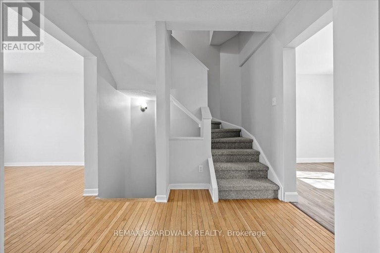 29445162/1513-thurlow-street/fallingbrookridgemount/ottawa/ontario/K4A2K9_51