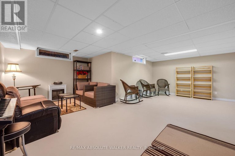 28654020/1866-robinwood-place/chapel-hill/ottawa/ontario/K1C6L7_38