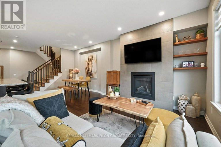 28623562/943-geographe-terrace/camelot/ottawa/ontario/K4A1J7_8