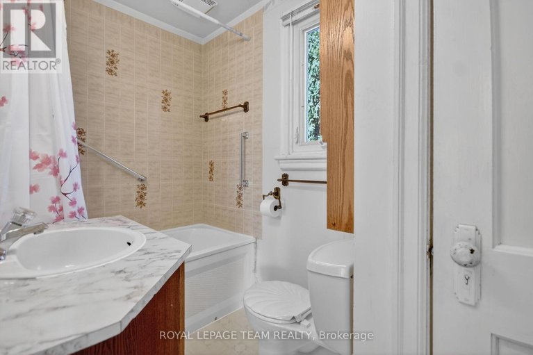 29596243/591-churchill-avenue-n/westborohampton-park/ottawa/ontario/K1Z5E6_27