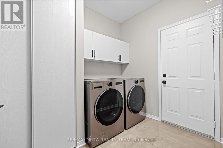 28543683/1591-winterport-way/fallingbrookpineridge/ottawa/ontario/K4A4C2_8