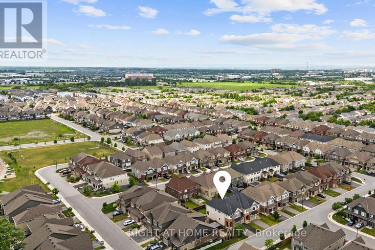 28530019/5-merrill-street/stittsville-north/ottawa/ontario/K2S2M8_33