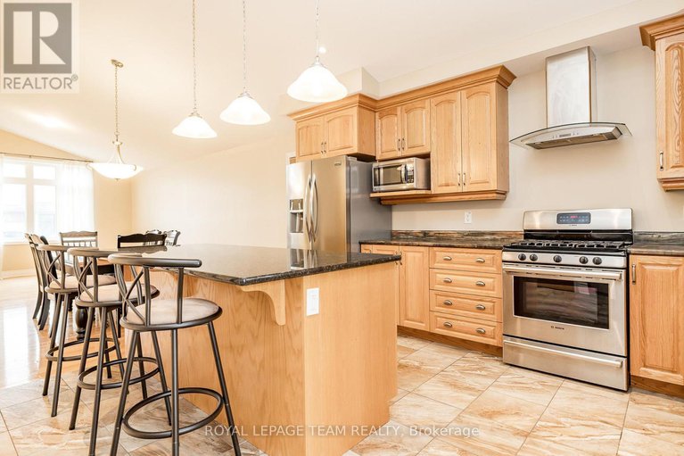 29034241/115-york-crossing-road/village-of-russell/russell/ontario/K4R0C5_17