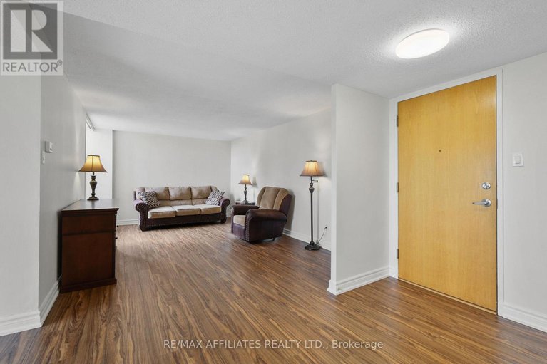 28532598/u1503-2759-carousel-crescent/emerald-woodssawmill-creek/ottawa/ontario/K1J2N5_12