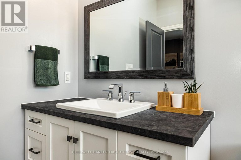 29400692/120-stirling-crescent/north-grenville-twp-kemptville-east/north-grenville/ontario/K0G1J0_23