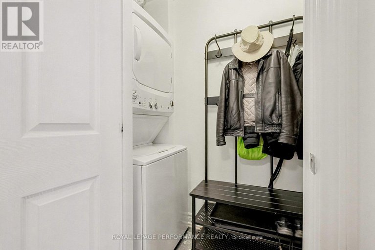 29248729/j-362-wood-acres-grove/blossom-parkkemp-parkfindlay-creek/ottawa/ontario/K1T0M7_14