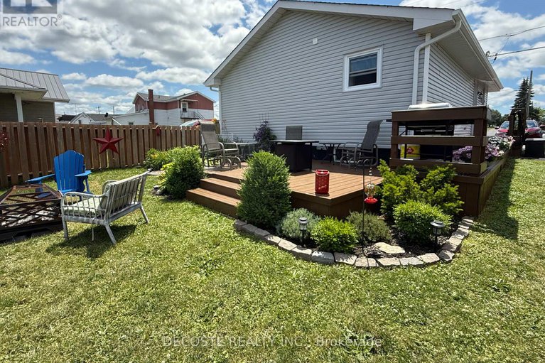 28568496/273-main-street-s/alexandria/north-glengarry/ontario/K0C1A0_22