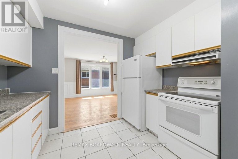 29650658/1279-adirondack-drive/kenson-park/ottawa/ontario/K2C2V7_13