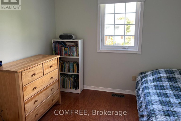 28372152/52-speers-crescent/bridlewood/ottawa/ontario/K2M1W2_19