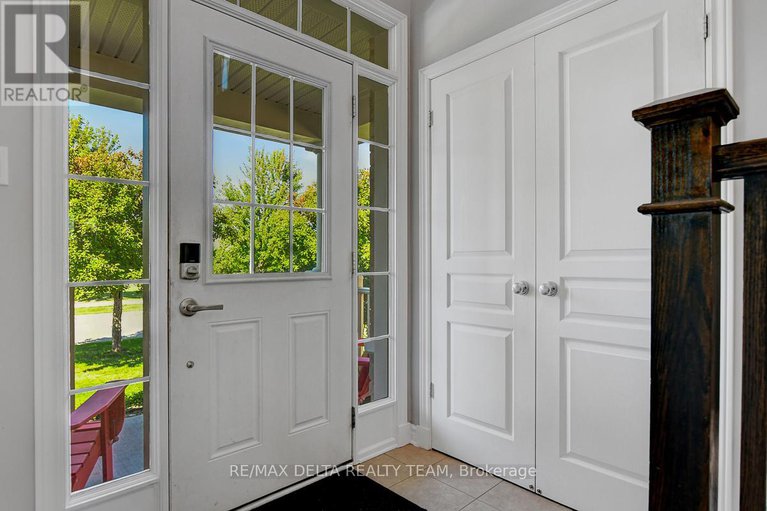 29035713/1916-montmere-avenue/notting-hillsummerside/ottawa/ontario/K4A0E7_2