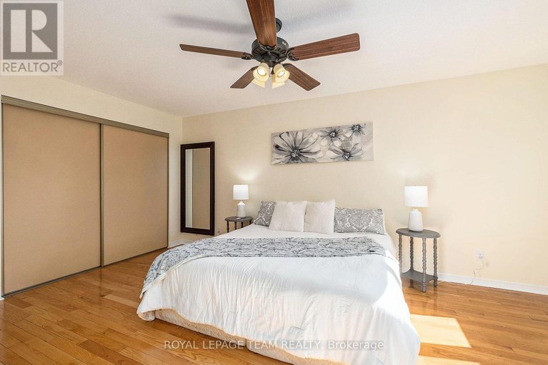 29033840/93-royal-oak-court/hunt-club-parkgreenboro/ottawa/ontario/K1T3N9_16