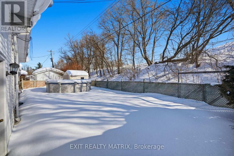 29373257/5811-highway-34-road/vankleek-hill/champlain/ontario/K0B1R0_26