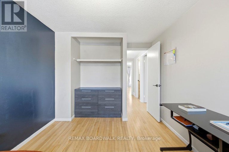 29284371/2390-rondel-street/blackburn-hamlet-south/ottawa/ontario/K1B4M2_24