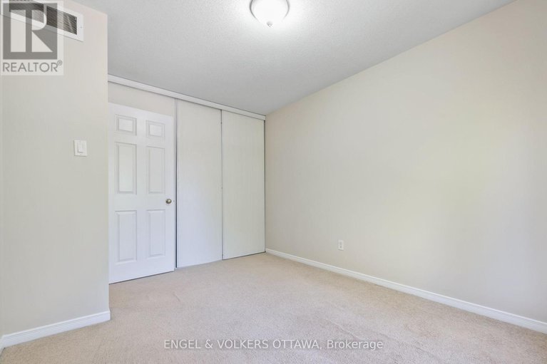 28517729/502-woodchase-street/morgans-grantsouth-march/ottawa/ontario/K2W1J4_38