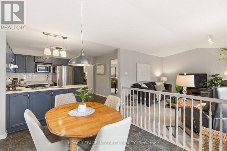 29059747/33-wiltshire-circle/longfields/ottawa/ontario/K2J4L1_29