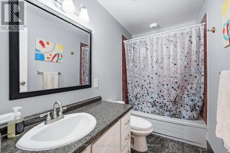 29408731/1326-dussere-street/convent-glen-south/ottawa/ontario/K1C1P4_20