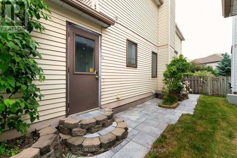 28504074/2163-johnston-road/hunt-club-park/ottawa/ontario/K1G5K2_46