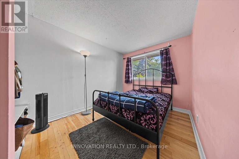 28818665/82-stokes-crescent-e/glencairnhazeldean/ottawa/ontario/K2L2Z4_16