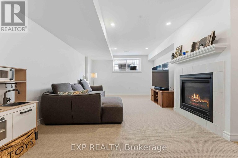 29307483/838-clapham-terrace/stittsville-south/ottawa/ontario/K2S2N8_41