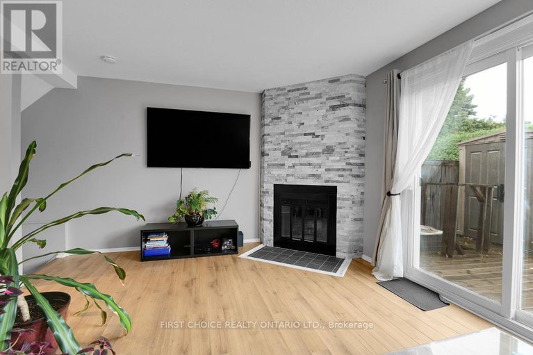 29056396/1771c-lamoureux-drive/queenswood-heights-south/ottawa/ontario/K1E2N5_9