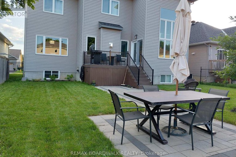 29403238/87-cobblestone-drive/village-of-russell/russell/ontario/K4R0B2_37