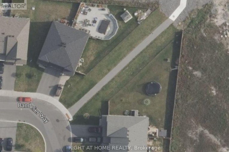 28990502/177-bandelier-way/stittsville-north/ottawa/ontario/K2S2J5_34