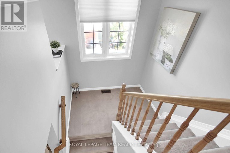28988068/334-wiffen-private/westcliffe-estates/ottawa/ontario/K2H1G3_47