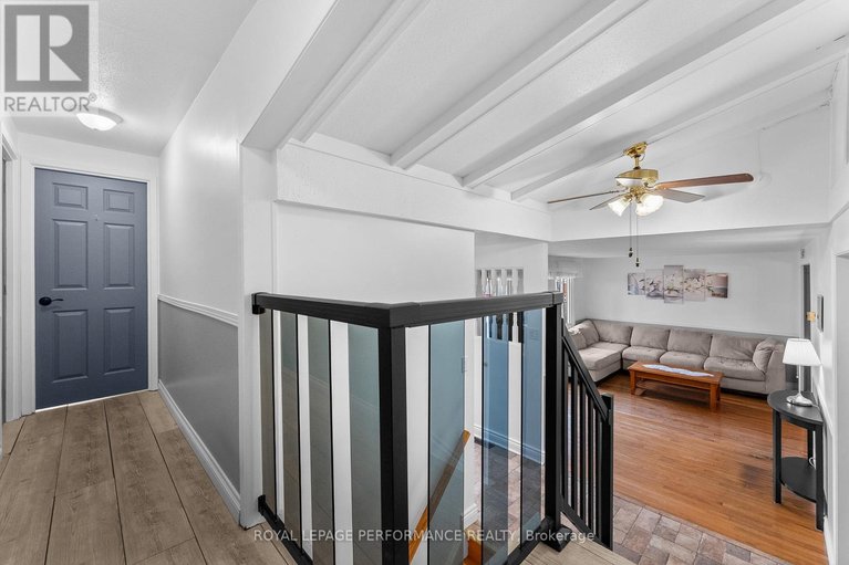29688001/420-hatfield-crescent/bilberry-creekqueenswood-heights/ottawa/ontario/K1E1M8_17