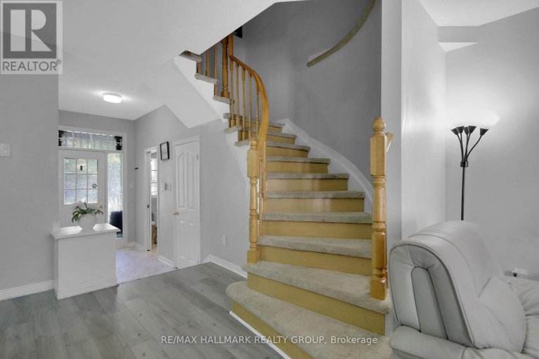 28570311/4320-owl-valley-drive/riverside-southgloucester-glen/ottawa/ontario/K1V1L8_5