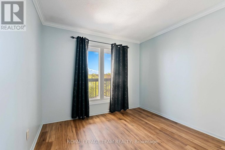 29639208/606-158c-mcarthur-avenue/vanier/ottawa/ontario/K1L8E7_25