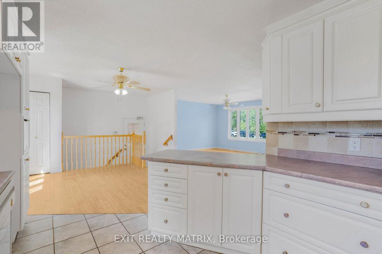 28785994/3704-pattee-road-e/champlain-twp/champlain/ontario/K6A2R2_14