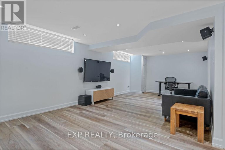 29077566/19-sunnycrest-drive/city-viewskylinefisher-heightsparkwood-hills/ottawa/ontario/K2E5Y3_27