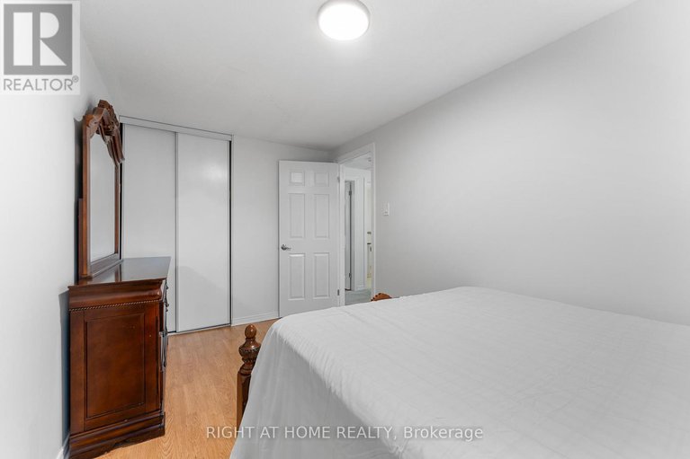 29056028/32-2296-orient-park-drive/blackburn-hamlet-south/ottawa/ontario/K1B4N6_28