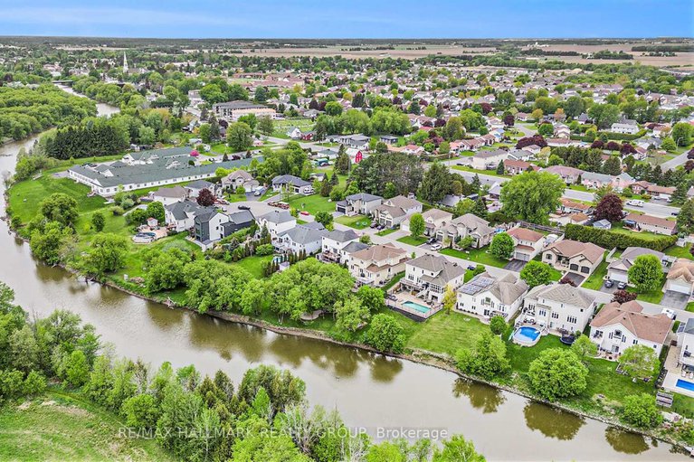 28365245/49-de-la-rive-promenade/embrun/russell/ontario/K0A1W0_32