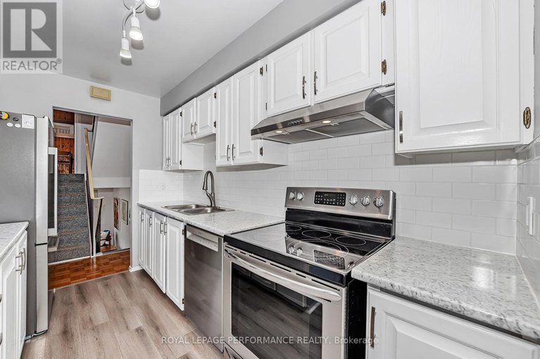 28777870/302-salter-crescent/beaverbrook/ottawa/ontario/K2K1Z3_11