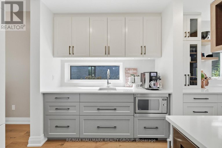 29074044/120-des-tournesols-court/mer-bleuebradley-estatesanderson-park/ottawa/ontario/K1W0J2_13