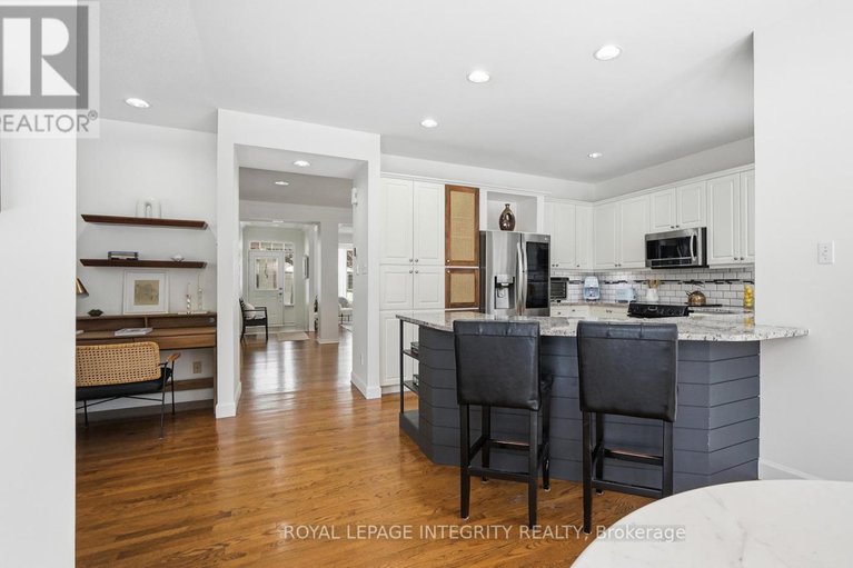 29430717/20-farmfield-crescent/emerald-meadowstrailwest/ottawa/ontario/K2M2S9_18