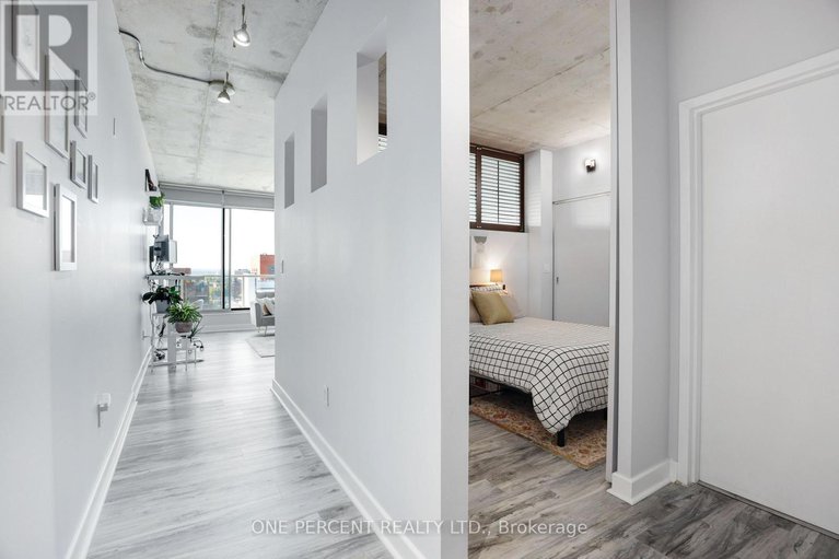 28529124/904-180-york-street/lower-townbyward-market/ottawa/ontario/K1N1J6_13