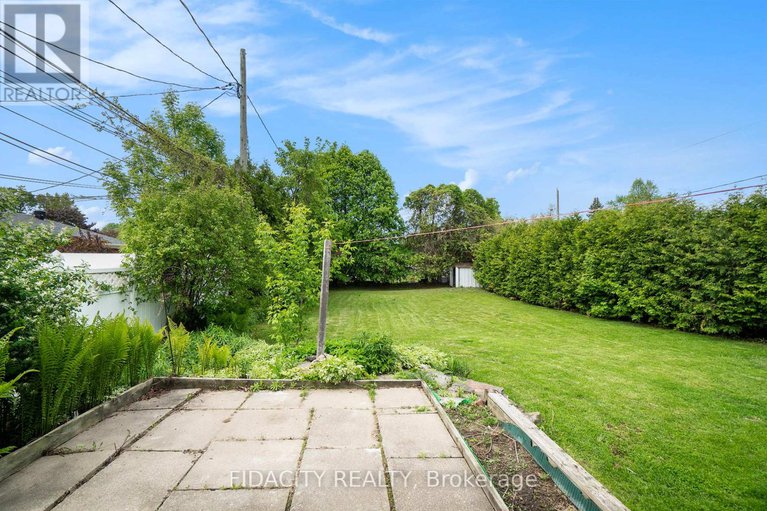 28372915/2147-iris-street/bel-air-park/ottawa/ontario/K2C1B4_23