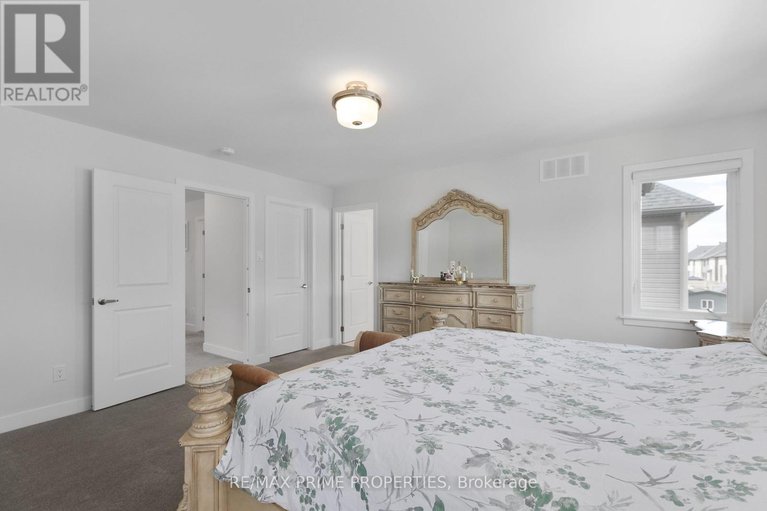 28408165/249-fountainhead-drive/mer-bleuebradley-estatesanderson-park/ottawa/ontario/K1W0H4_26