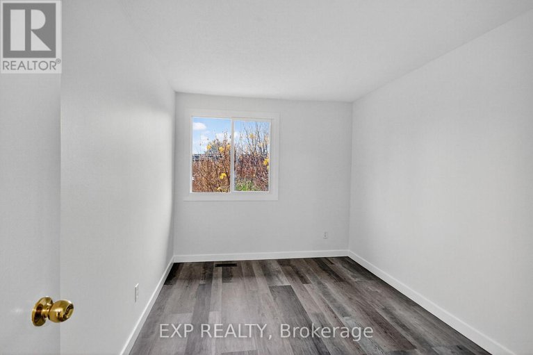 29054147/109-theresa-private/heron-gateindustrial-park/ottawa/ontario/K1V0E7_25