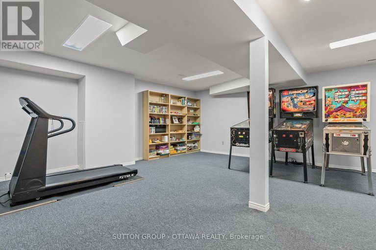 28824766/9-sundance-court/sheahan-estatestrend-village/ottawa/ontario/K2H8T4_38