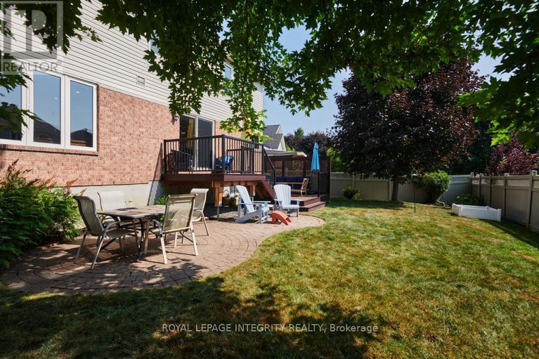 28624550/11-honeywood-court/riverside-southgloucester-glen/ottawa/ontario/K1V1Y4_33