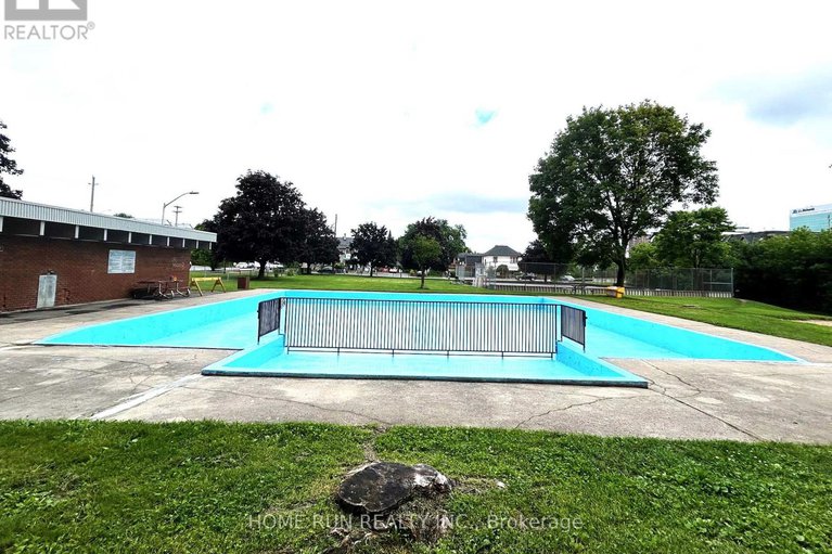 29414754/1817-105-champagne-avenue/west-centre-town/ottawa/ontario/K1S4P3_33