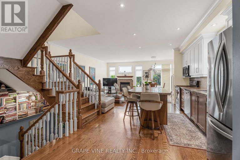 28366149/709-melbourne-avenue/laurentianview/ottawa/ontario/K2A1X4_11