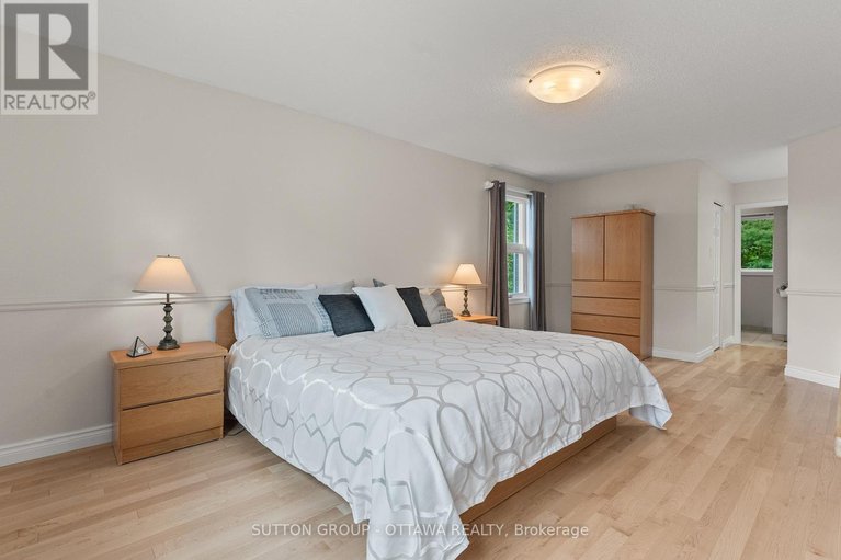 28824766/9-sundance-court/sheahan-estatestrend-village/ottawa/ontario/K2H8T4_27