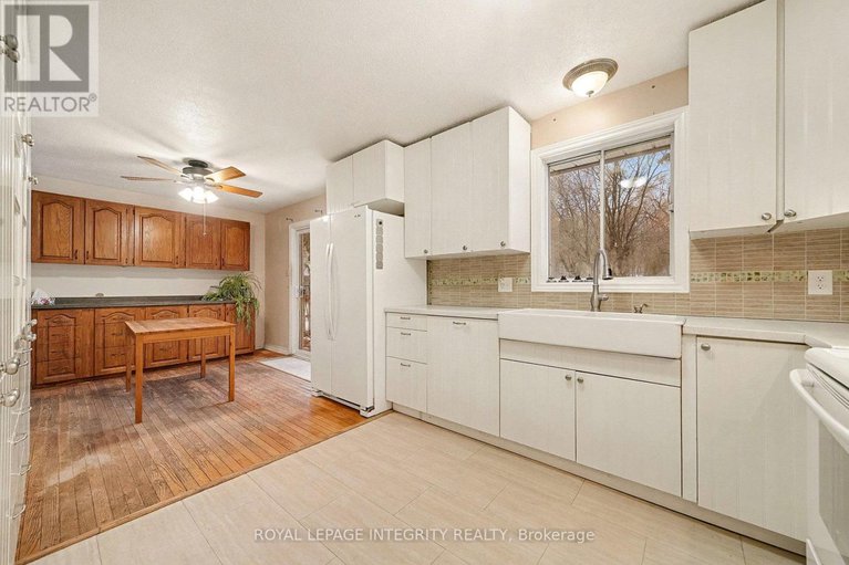 29307758/1160-barnett-drive/cumberland-village/ottawa/ontario/K4C1C7_6